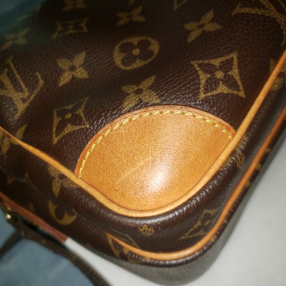 LV Nile Messenger Bag - Picture 5 of 11